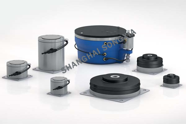 自動調平空氣彈簧安裝前，檢查其規格型號